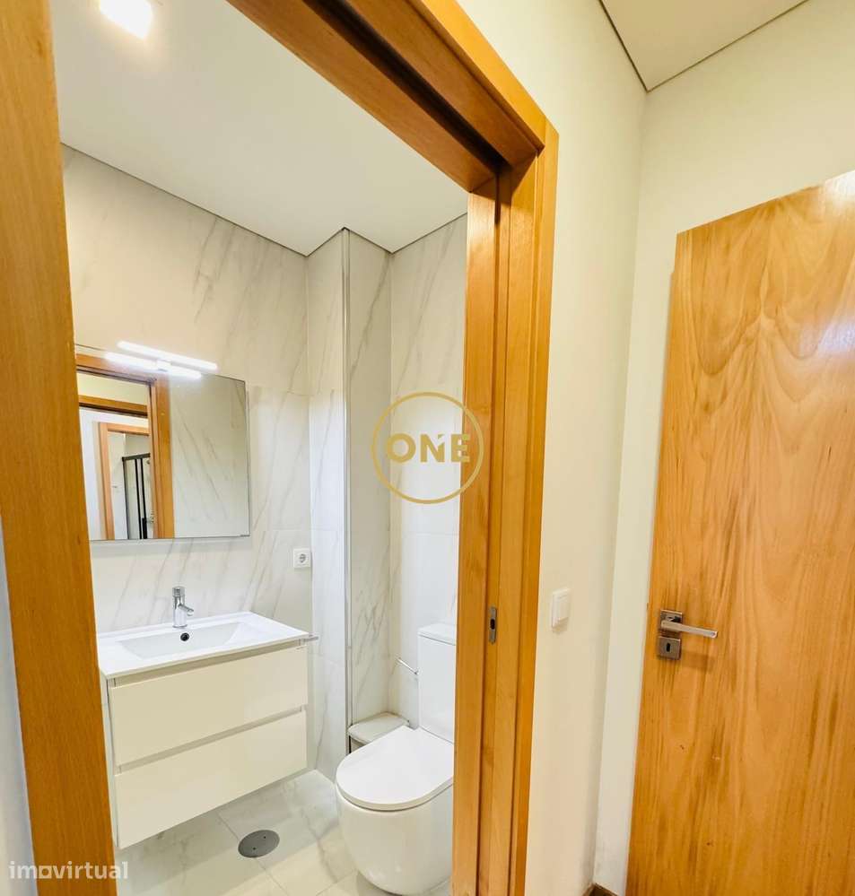 Apartamento T2+1 com vista mar-15