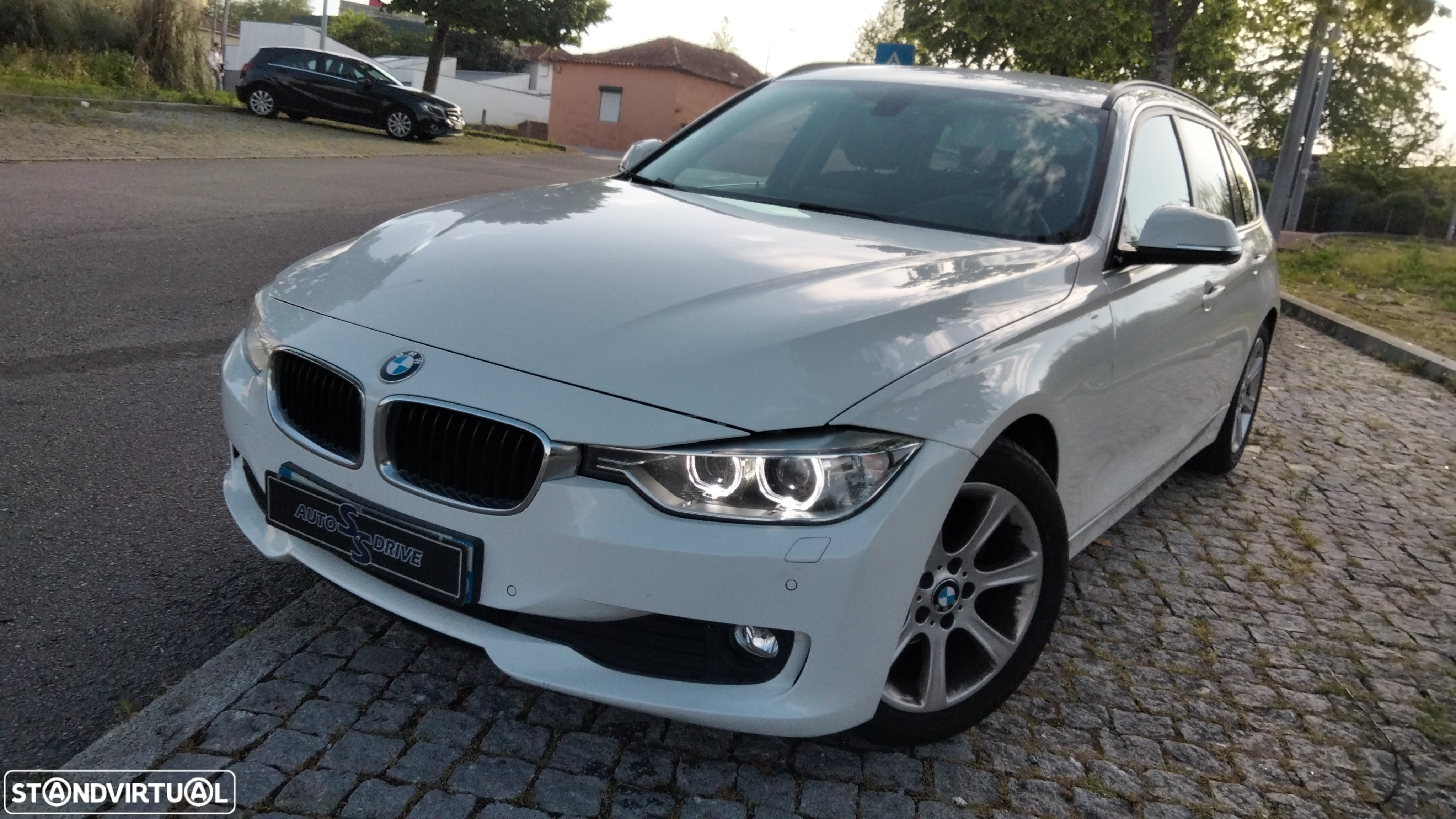 BMW 318 d Touring Navigation Sport - 11