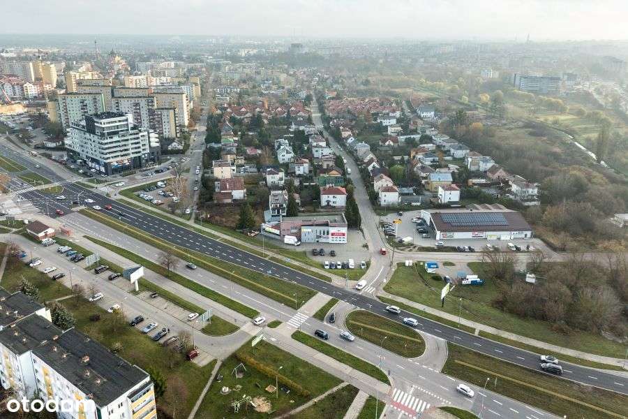 Atrakcyjny budynek komercyjny.-10