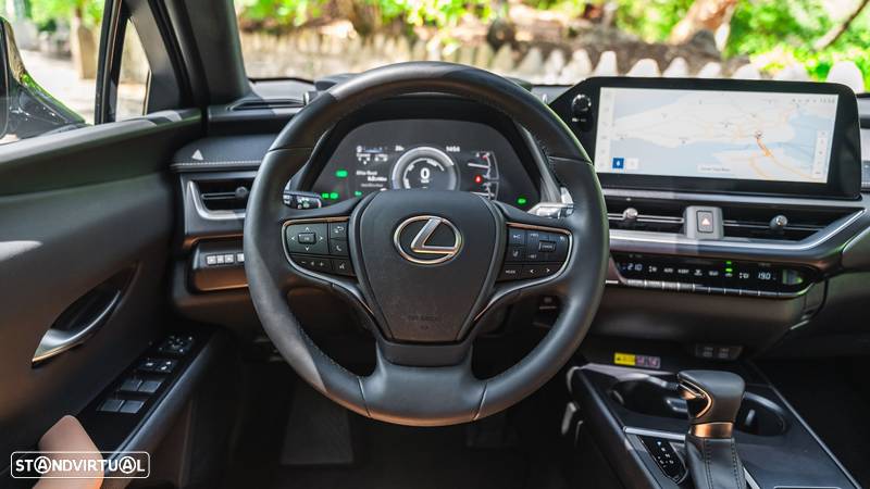 Lexus UX 250h Sport (Ecrã 12.3) - 18