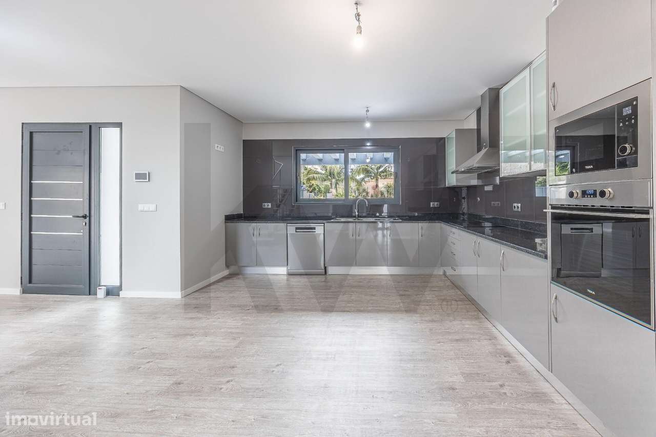 Moradia Moderna T3 em construção | Fração B | São Roque, Funchal | Ilh - Grande imagem: 4/28