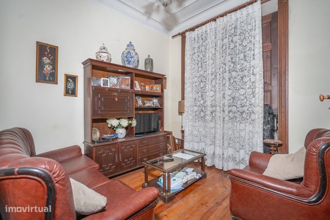 Prédio para restauro no centro histórico de Braga-12