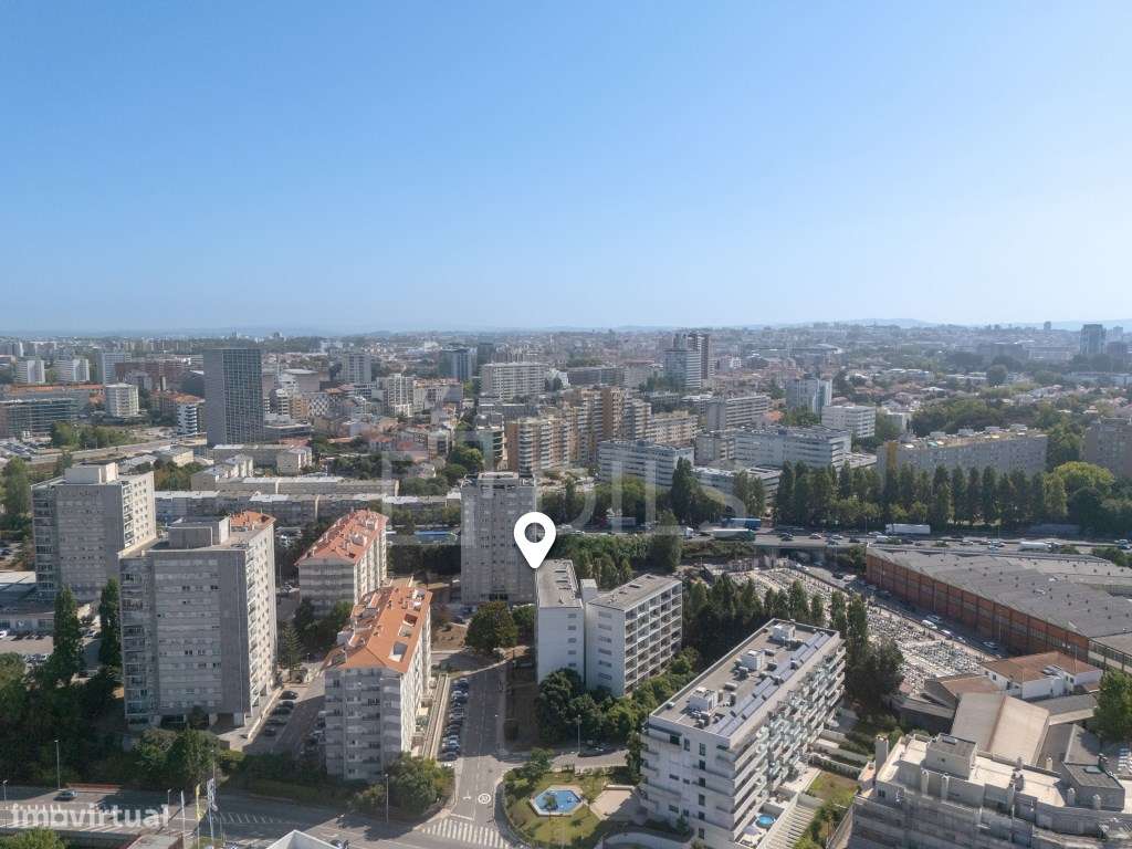 Apartamento T2 com varandas e garagem-25