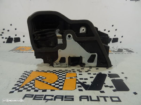 Fecho Da Porta Trás Direita Bmw 5 Touring (F11)  7202148 / A 053702 - 1