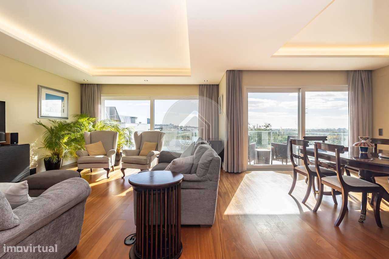 Moradia V5+1 | Piscina, vista mar e jardim | Porto Salvo, Oeiras-12