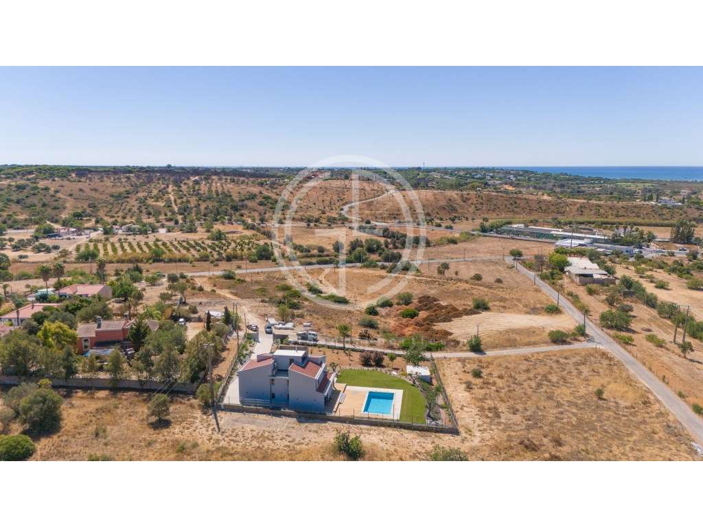 Invista na sua casa de sonho! Moradia T5 em Quarteira, perto da Pra...-51