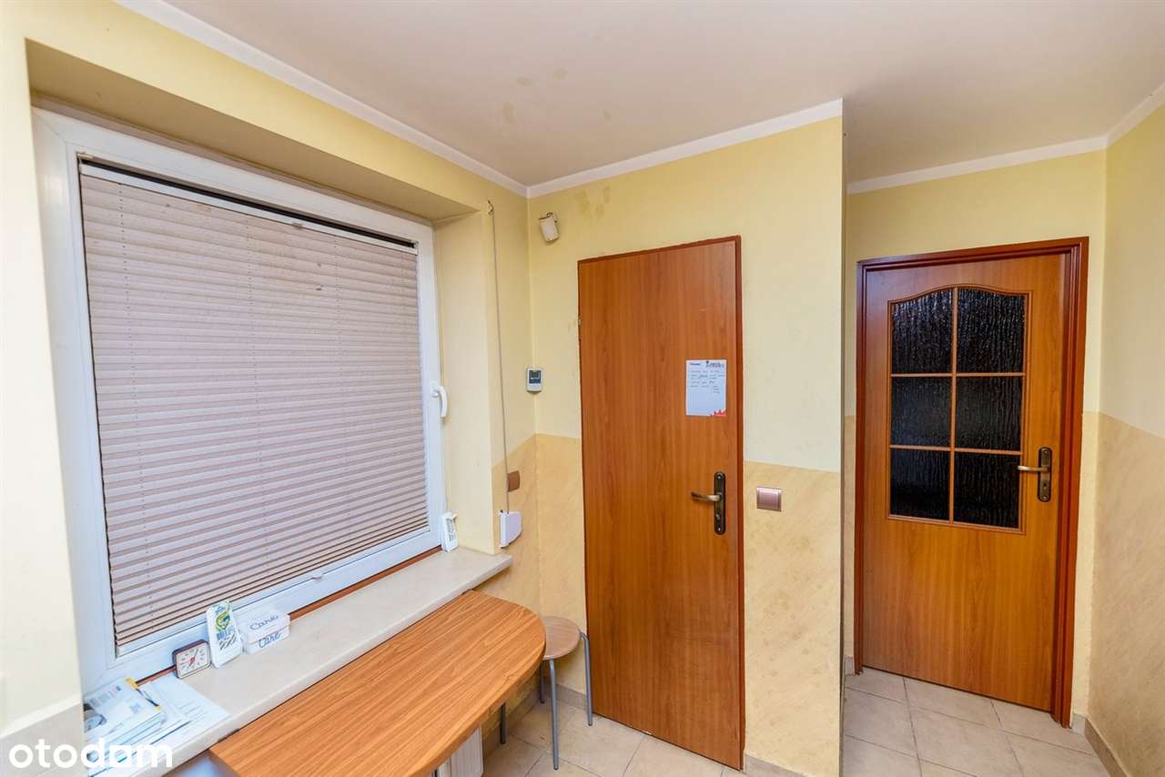 Dom w centrum miejscowości-12