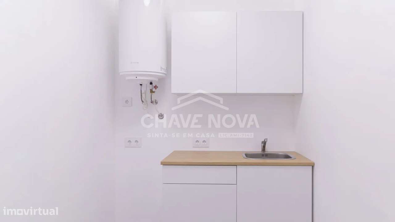 Loja Totalmente Equipada para Clínica ou Estética no Porto - Grande imagem: 3/14