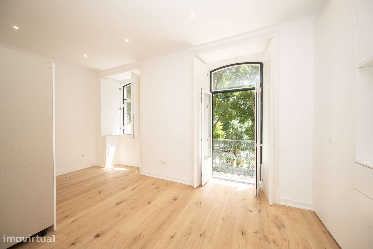 Aluga-se Apartamento T4 perto do Saldanha - Grande imagem: 3/17