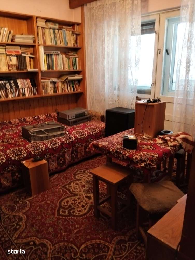 Apartament Piata Mica , etaj 2   , decomandat-2