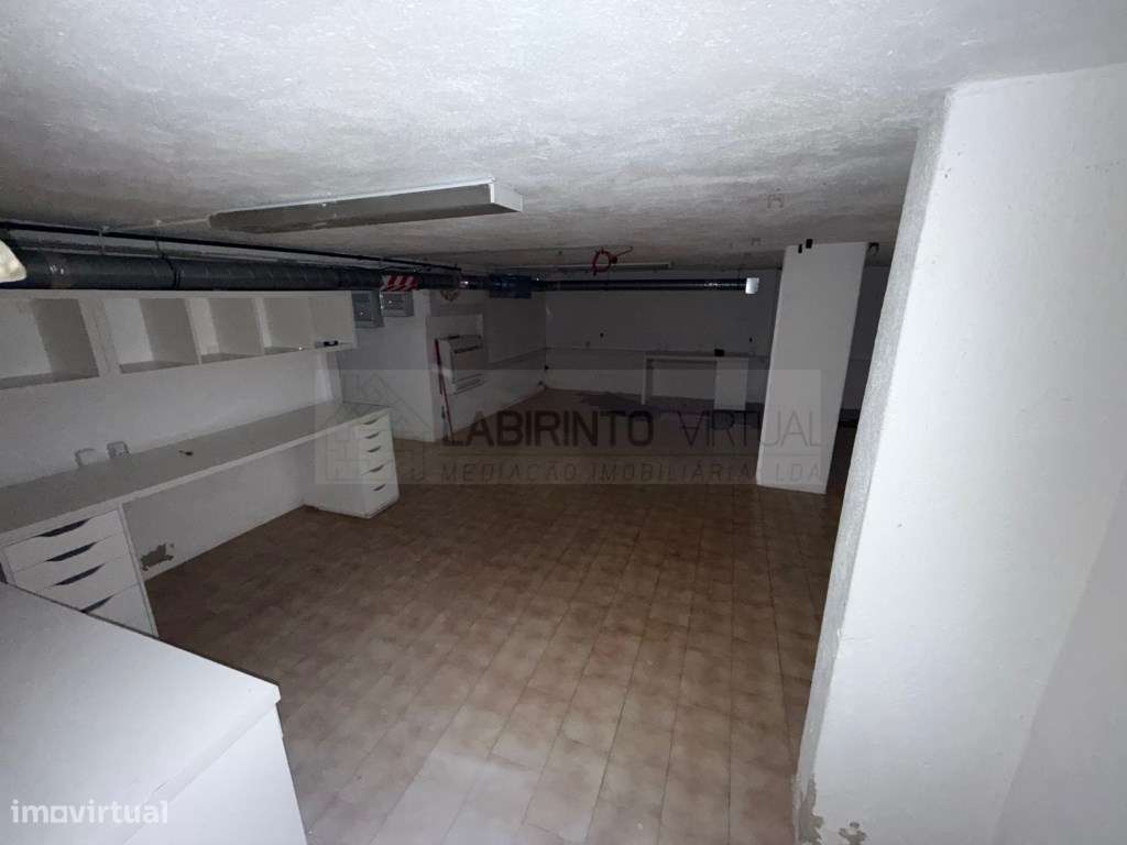 Vende-se Loja com 2 montras em Loures - Grande imagem: 5/8