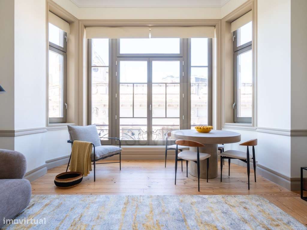 Apartamento T0 mobilado e decorado na Avenida dos Aliados-1