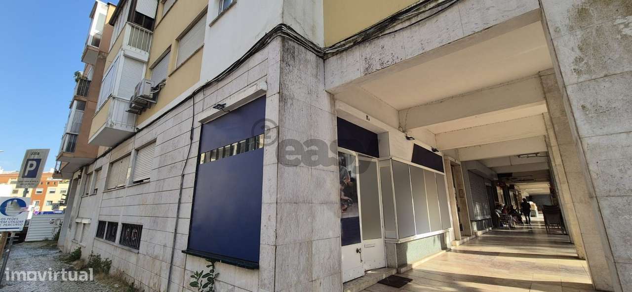 Loja com 66m2 na Venteira junto Igreja-18
