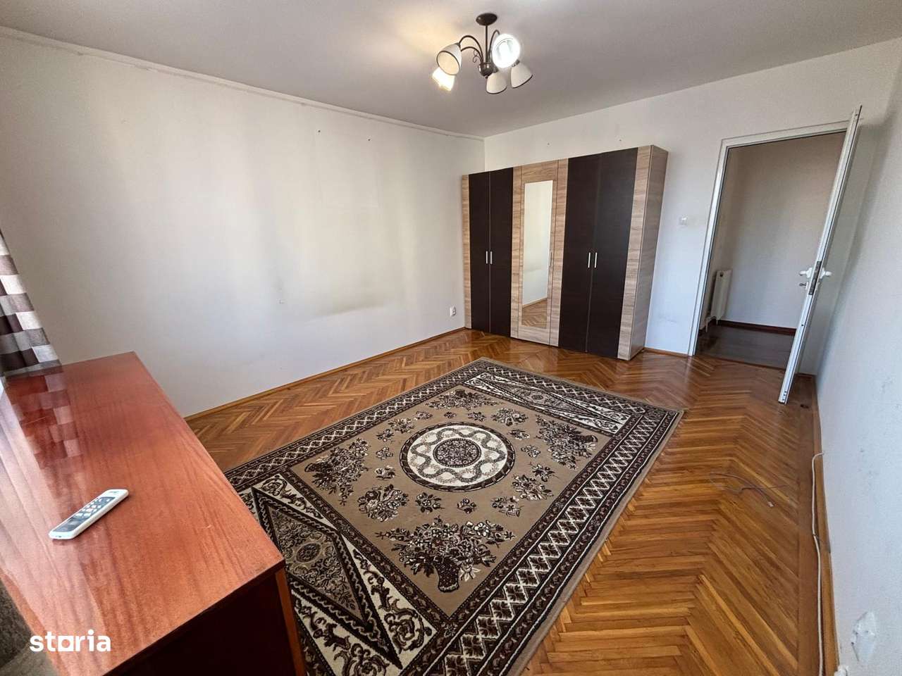 Apartament 3 camere decomandate  zona Mihai Viteazu-1