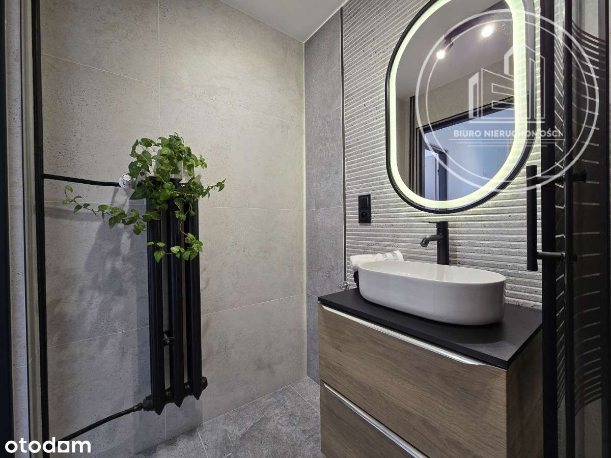 Mieszkanie trzy pokojowe w centrum miasta-7