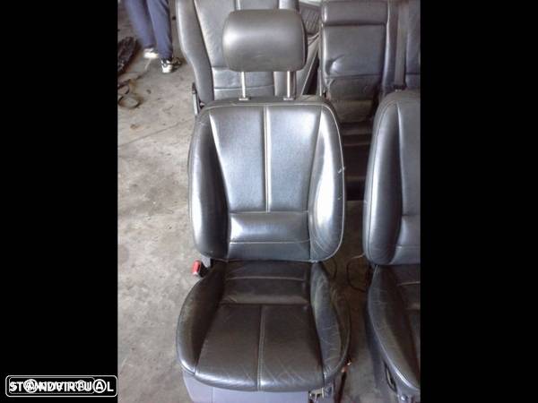 Interiores em pele Mercedes Classe ML 270 CDI 163 de 2000 - 5