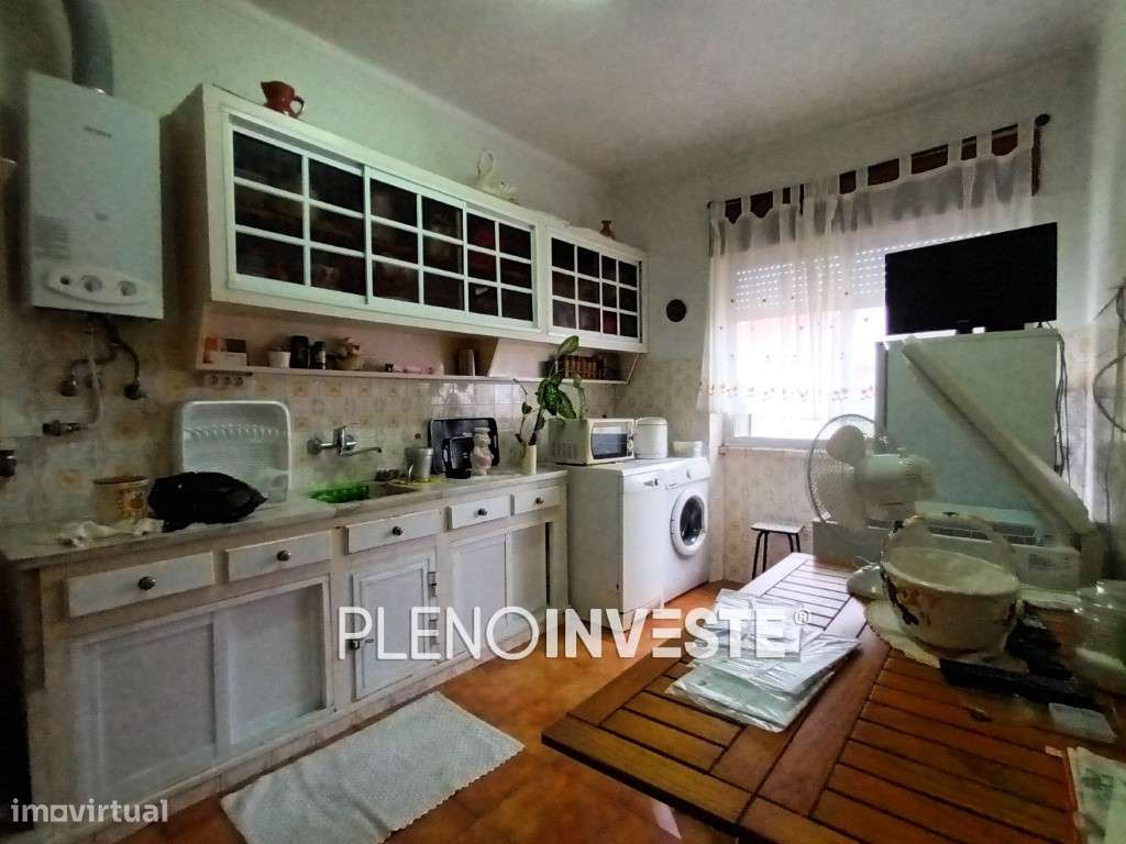 Apartamento T2 à venda na Torre da Marinha-1