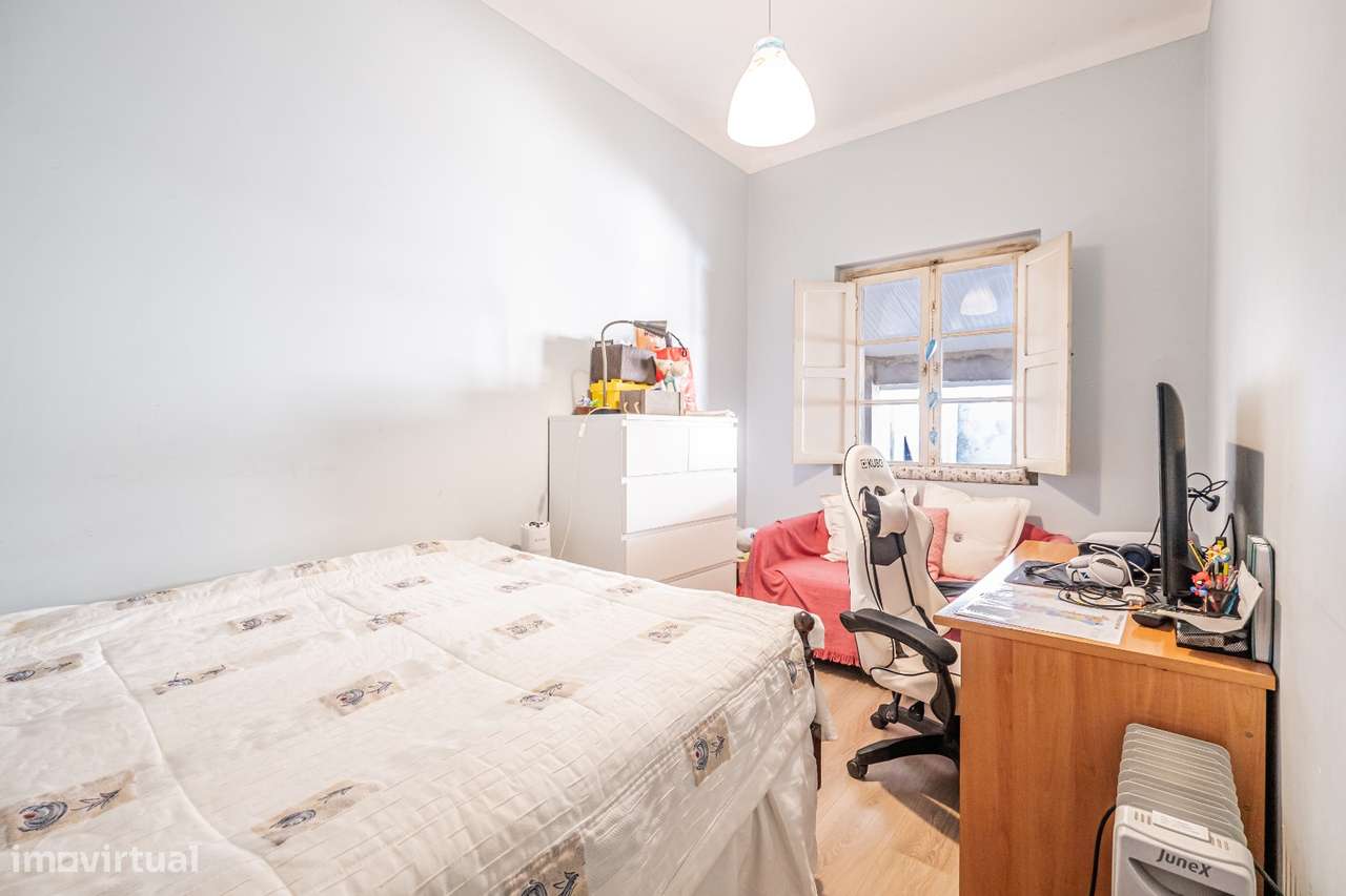 Moradia T3 com terraço e ar condicionado em Azeitão-15