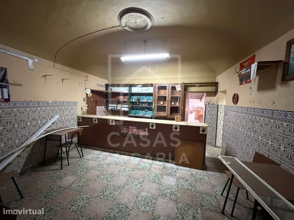 Moradia com espaço comercial com 657m2 em Albergaria dos Fusos-26
