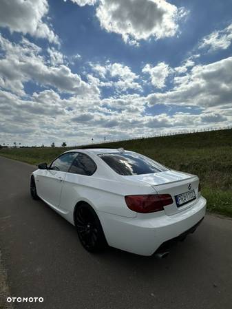 BMW Seria 3 320d DPF Cabrio M Sport Edition - 28