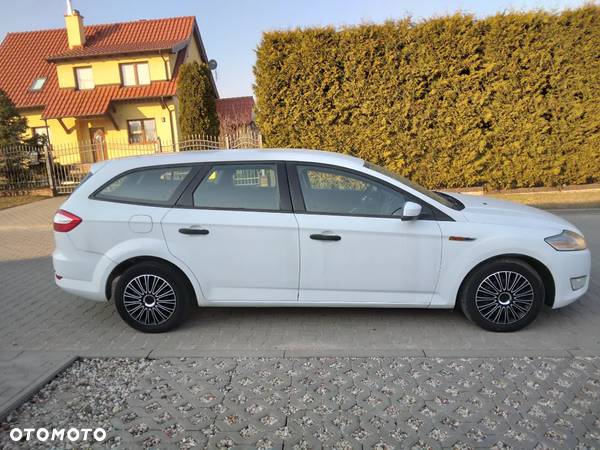 Ford Mondeo 2.0 Ambiente - 4