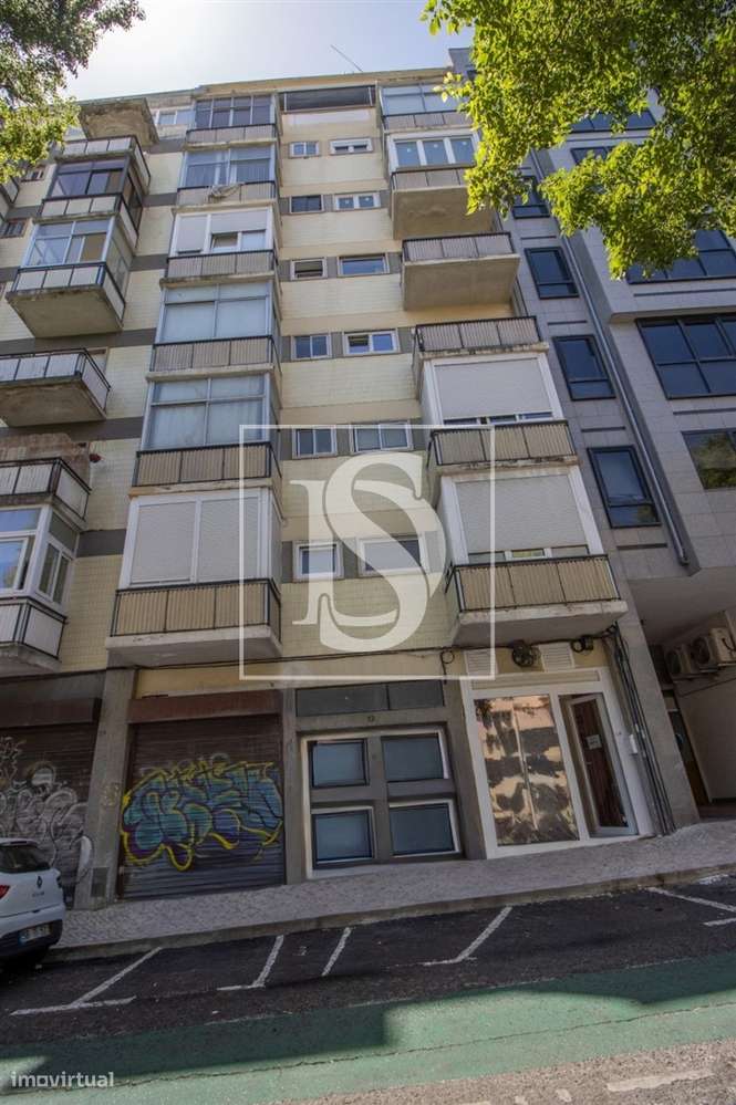 T1 Remodelado e Decorado e Equipado na Av. Defensores de Chaves, Lisbo-31