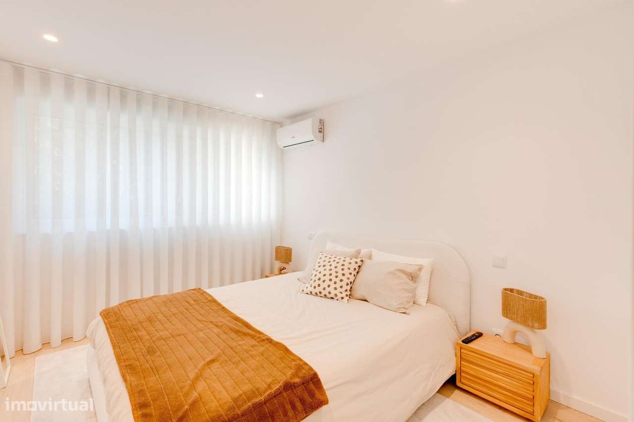 T4 com suite, elevador, garagem e Classe Energética A no centro...-9