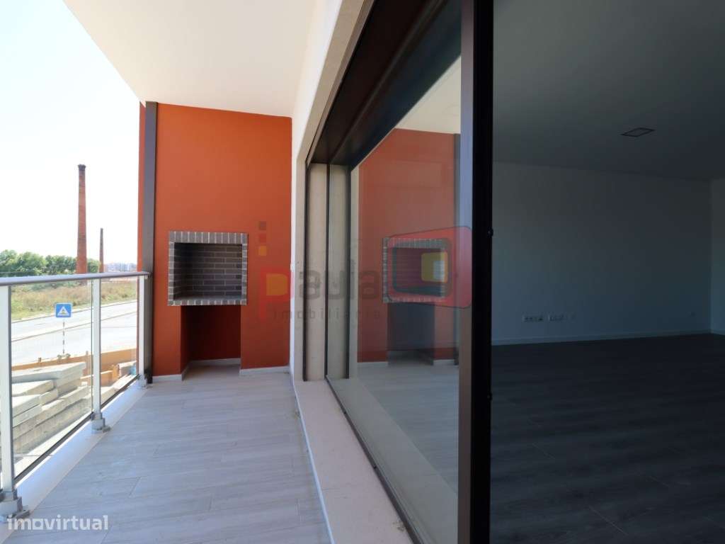 APARTAMENTO T5 DUPLEX NOVO - MONTIJO-11