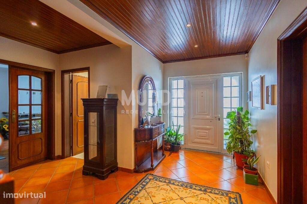 Moradia T4 em Esgueira – Aveiro | Jardim, Garagem Dupla e Excelentes Á - Grande imagem: 5/28