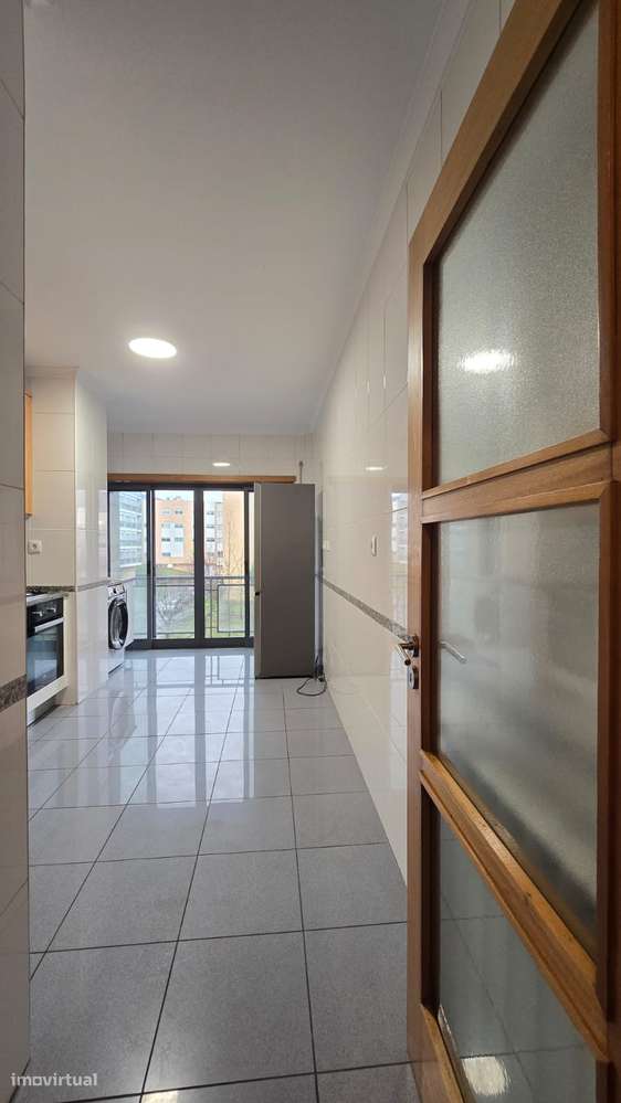 ARRENDA-SE T2, DISPONÍVEL PARA ENTRADA IMEDIATA - Grande imagem: 4/15