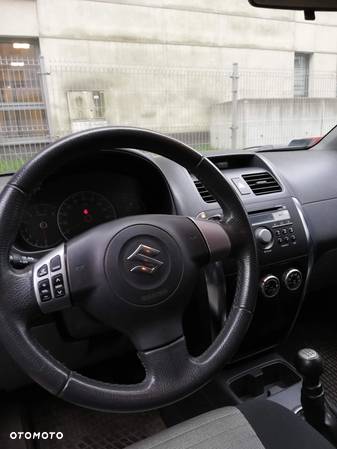 Suzuki SX4 1.6 GS / Premium 4WD - 12