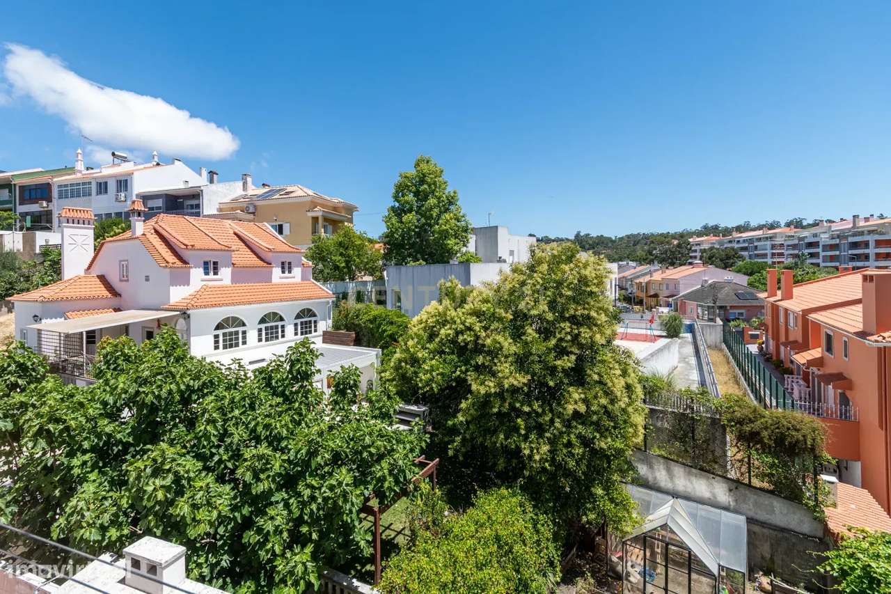 T3 Totalmente Renovado no Estoril – Conforto, Modernidade e Qualidade-30