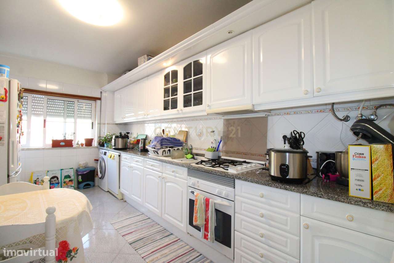 Apartamento T3 em  Santa Marta Do Pinhal com Parqueamento e Arrecadaçã - Grande imagem: 5/31