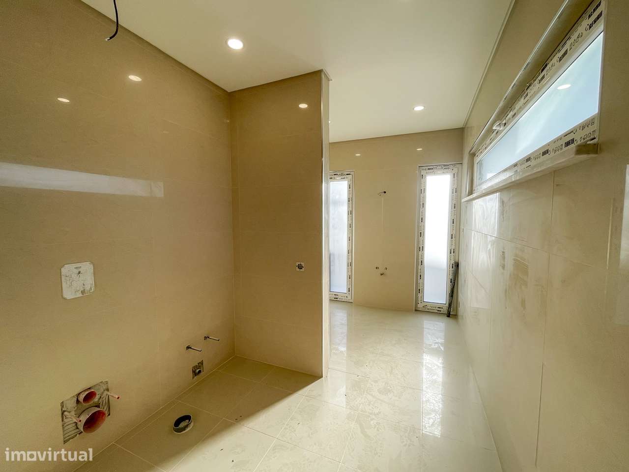 Moradia T4 com Piscina - Santa Iria de Azoia (Bairro da Salvação) - Grande imagem: 5/47