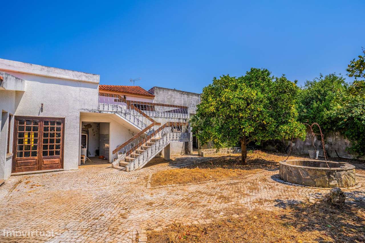 Moradia no Centro das Gaeiras. Uma casa única.-51