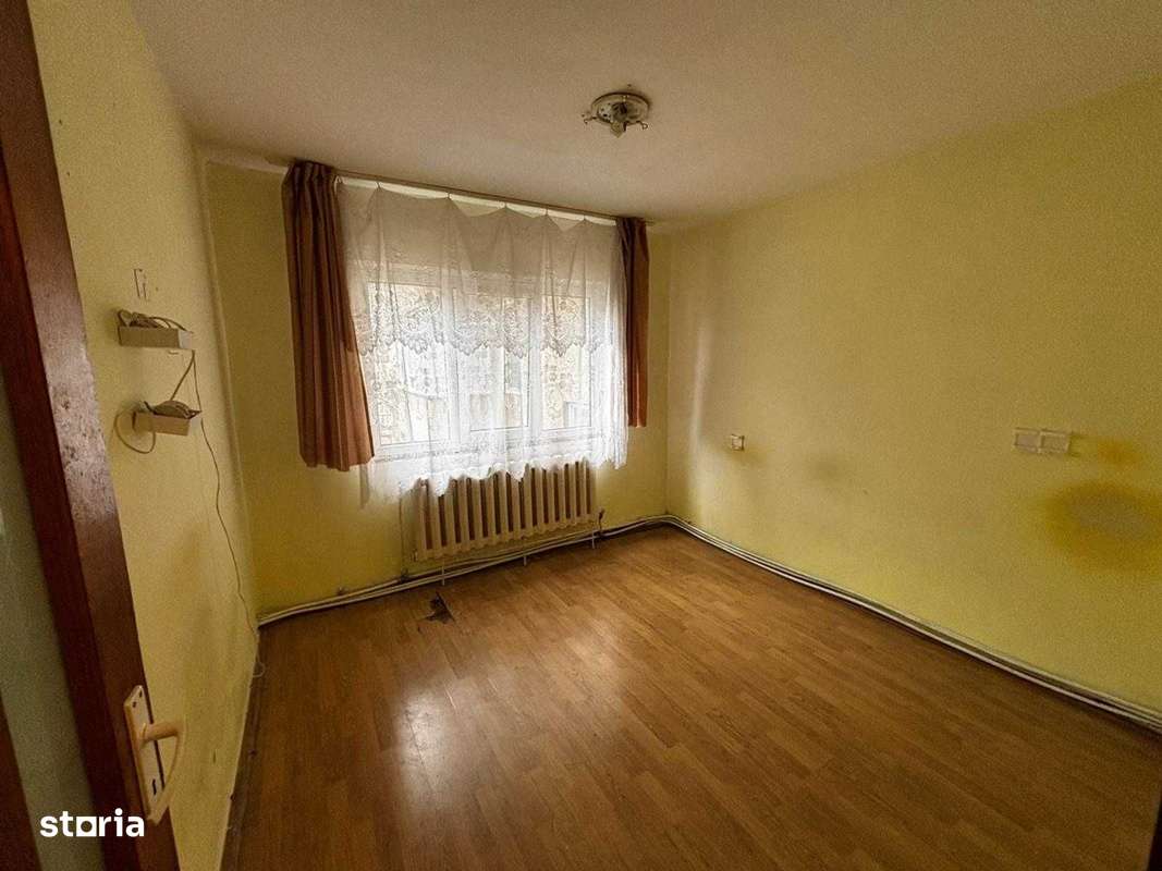 cv 165 Al.Dobrogei, apartament 2 camere decomandat, etaj I-2