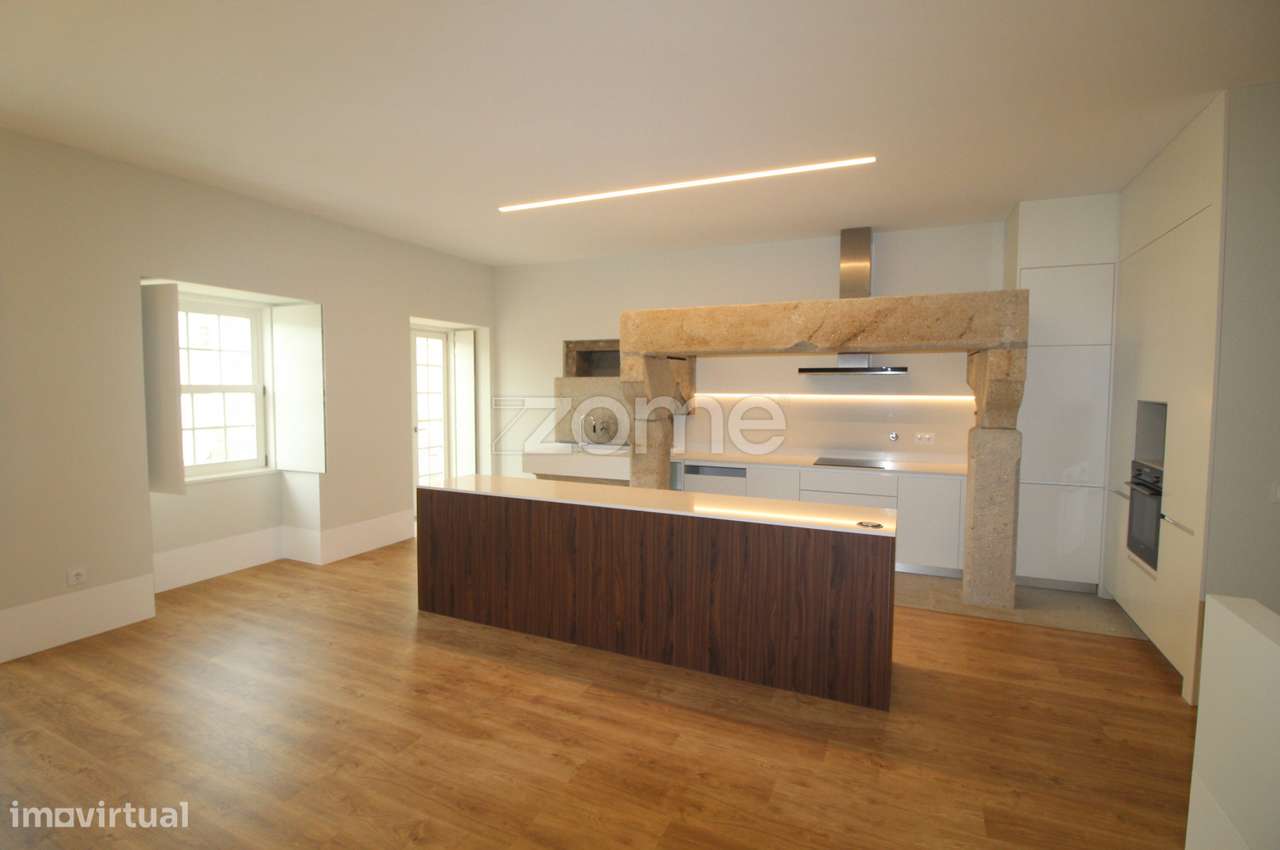 T2+1 duplex - centro de Viana - Grande imagem: 2/13