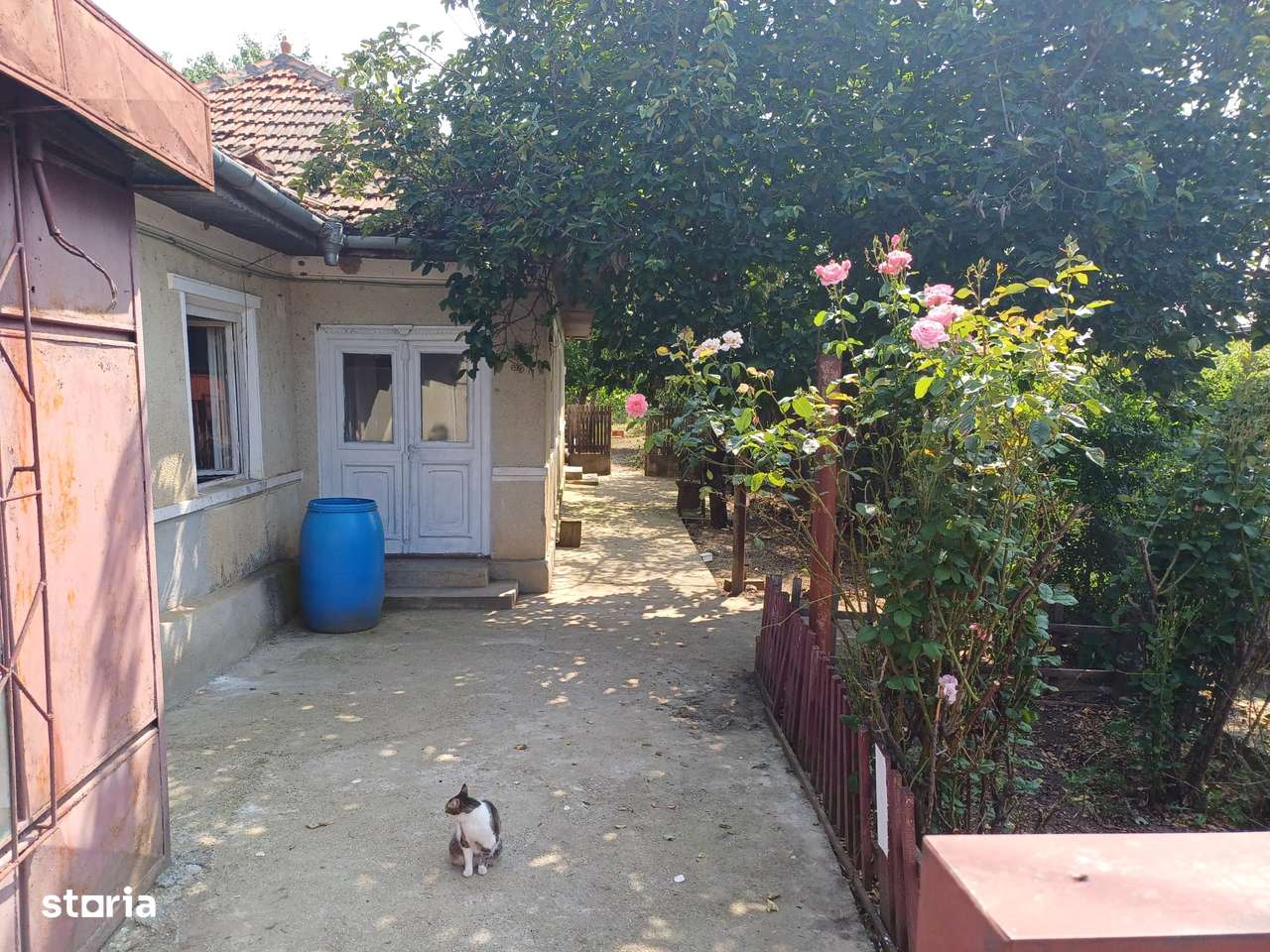 Vând casă bătrânească - Imagine principală: 5/5