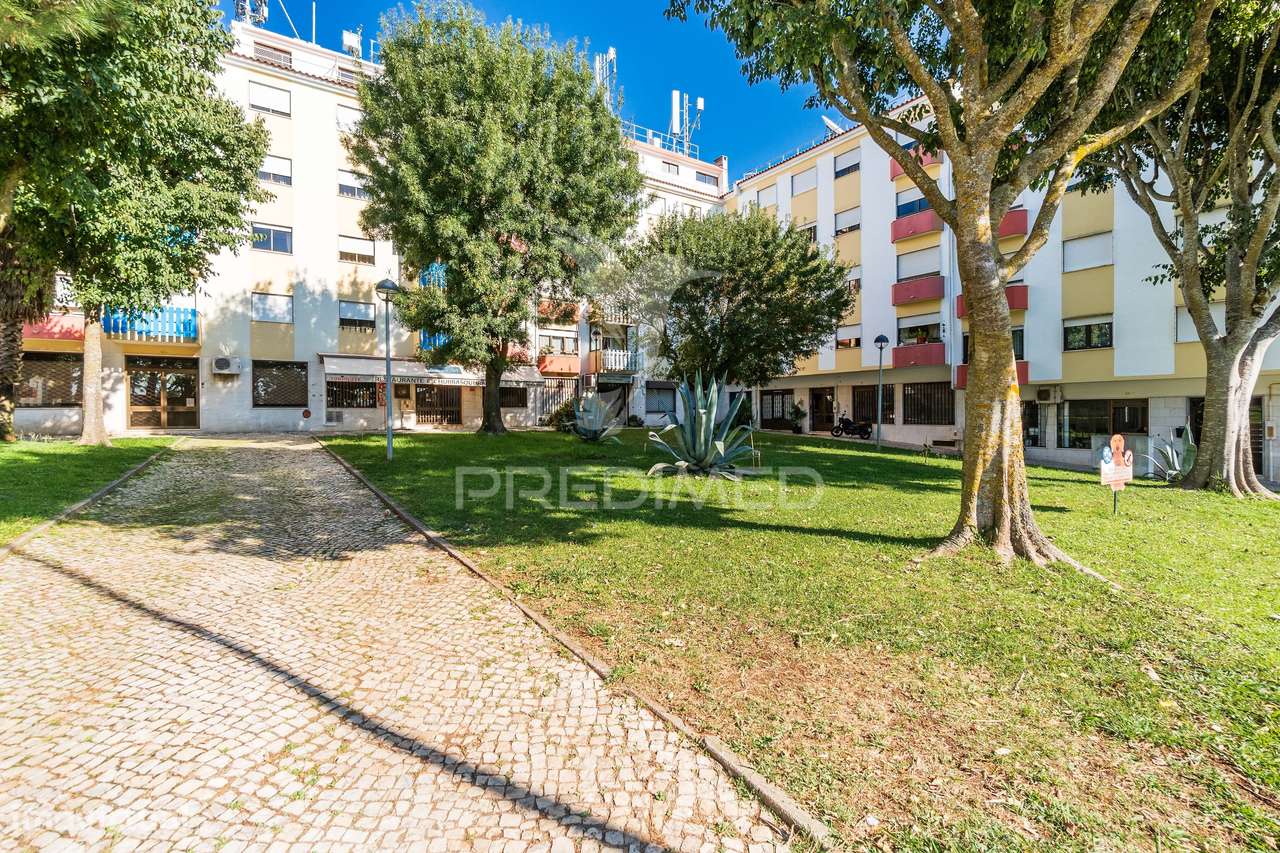 Espaço Comercial – Restaurante / Churrasqueira para Arrendamento - Grande imagem: 2/35