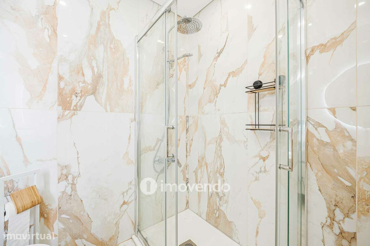 Apartamento T2 totalmente remodelado, com cozinha equipada, em Belas-30