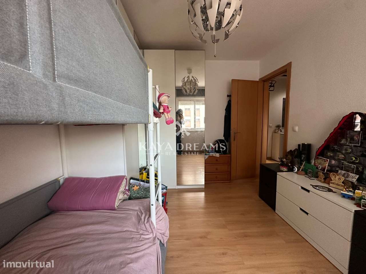 Excelente T3 Renovado em Santo António dos Cavaleiros, Loures-12