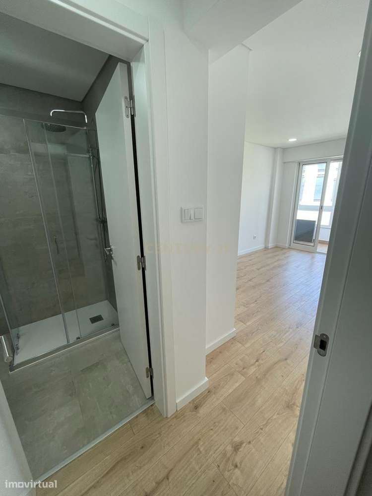 Apartamento T2, Totalmente Remodelado, Torre da Marinha, Seixal-7