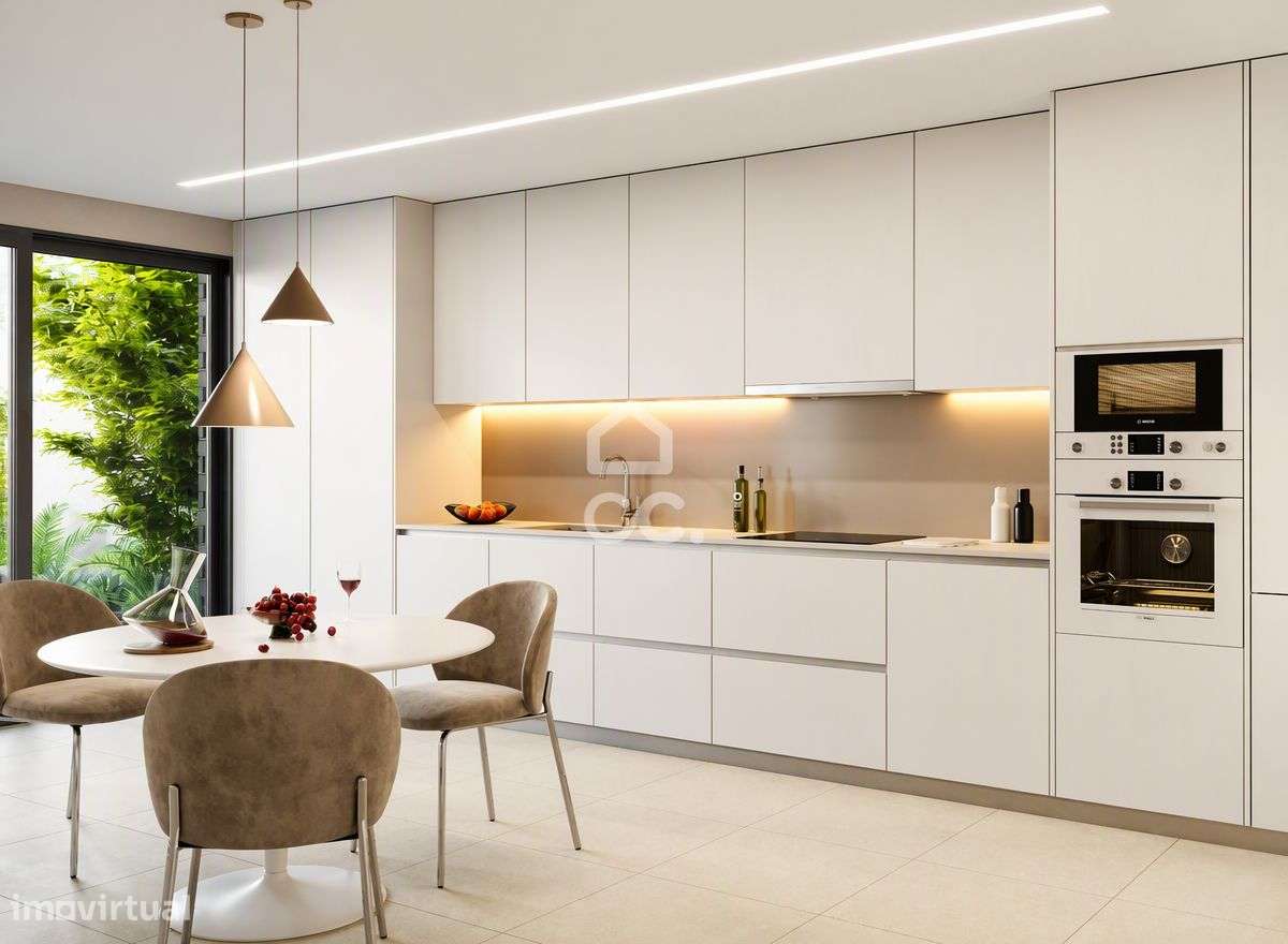 Moradia T3+1 nova, com jardim e terraço, em condomínio privativo com p-16