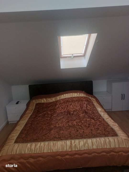 Apartament 3 camere, mansarda in ZONA CENTRALA - Imagine principală: 3/8