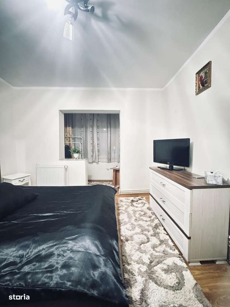 AV667 Apartament 3 camere, decomandat, etaj 2, 68mp, zona Lunei-1