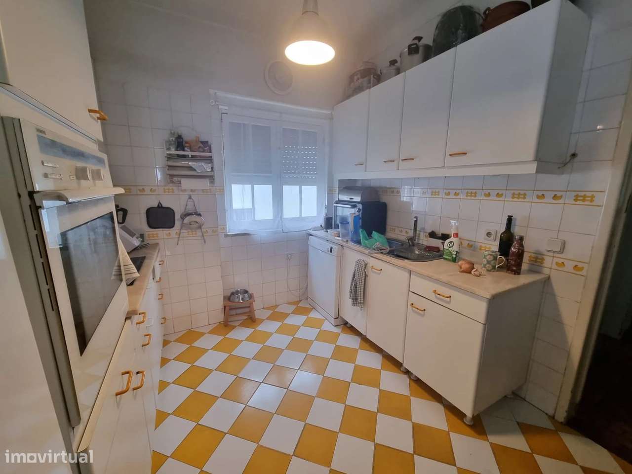 Prédio com 3 apartamentos T2, com Terraço e Jardim na Costa da Caparic-35