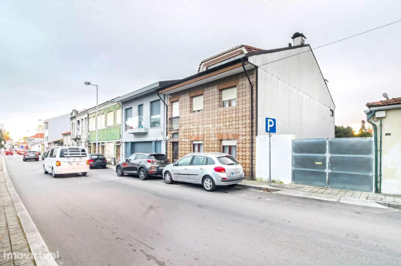 Moradia T4 Dois Apartamentos T2 Senhora Da Hora Matosinhos