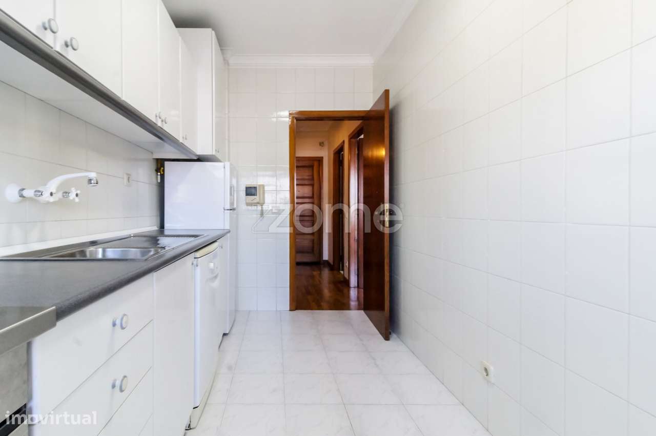 Apartamento T1 com varanda e lug. garagem, Porto - Para arrendamento - Grande imagem: 4/27