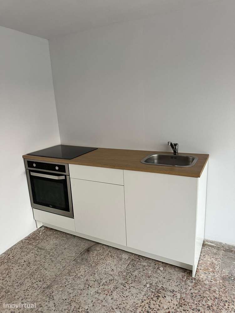 Moradia T2 | Para Remodelar | Garagem | Lomba | Rio Douro-9