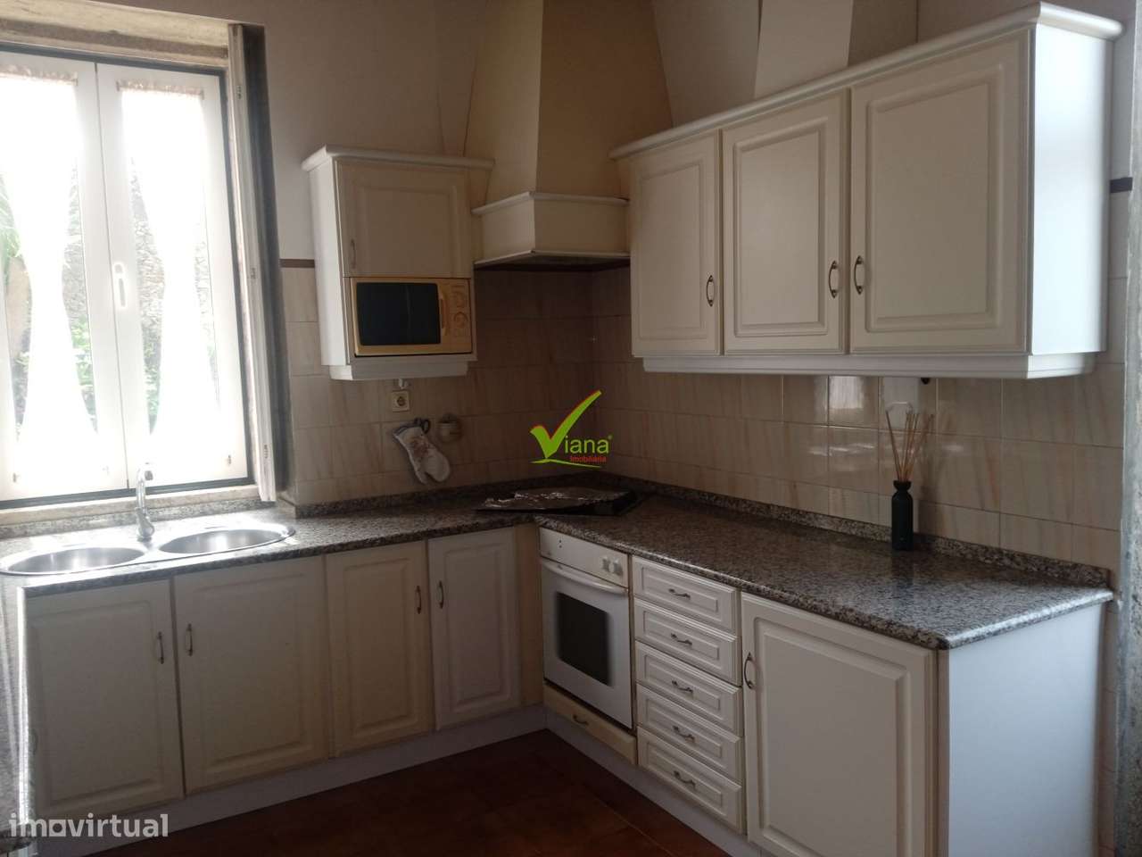 Moradia T. 3 Rústica em Pedra-16